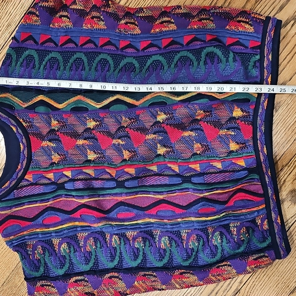 Tundra Canada Multicolor Geometric Crew Neck Sweater - Picture 8 of 8